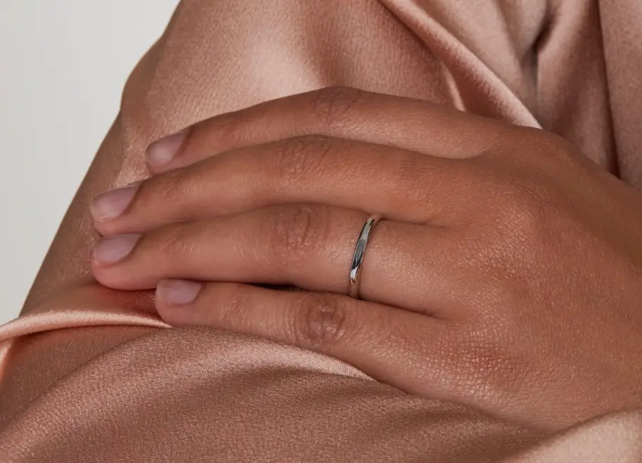 The Ultimate Wedding Ring Buying Guide UK (2025 Edition)