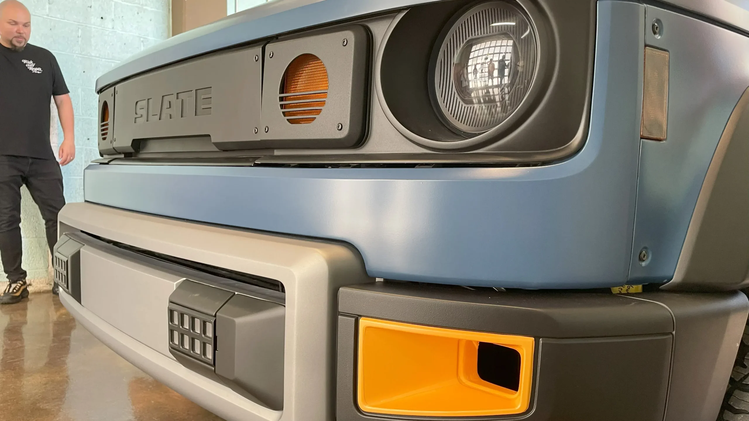 Jeff Bezos‑backed Slate Electric Truck Captivates Crowds at Midwest Showcase